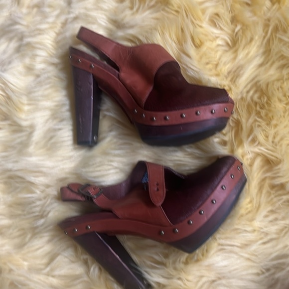 UGG NICCO studded platform leather & cowhide heels - Picture 2 of 9